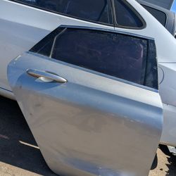 Chrysler 200 _2015 2017 RH Rear Doort 