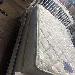 Full size bed