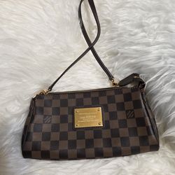 Louis Vuitton   Crossbody  100% Authentic
