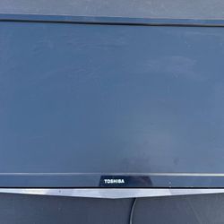 Toshiba 24" Flat Screen TV – HDMI – Works – No Remote
