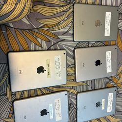 iPad 2, unlocked, clean 2nd generation, lot of 5