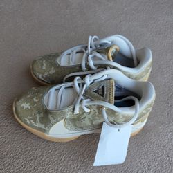 Nike LeBron XXIl 22 KC GS King of the Court Kids Women Basketball FZ7308- 100