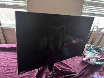 LG UltraGear 32GN63T-B. Big 32" QHD (2560×1440) IPS panel with 165Hz refresh
