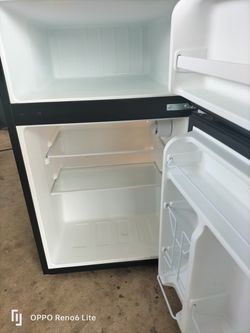 Black & Decker Mini Fridge With Freezer for Sale in Austin, TX - OfferUp