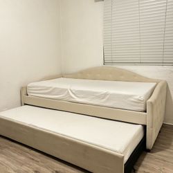 Day Bed With Matress 