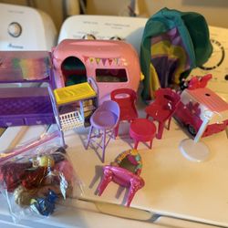 Vintage Little Dolls With Little Doll Play Furniture, And Van And Bunkbed