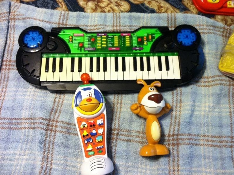 Keyboard, kiddiphone, and talking dog.