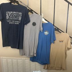 4 MENS PREOWNED T-SHIRTS O’NEILL VANS VOLCOM  MAUI SONS MEDIUM