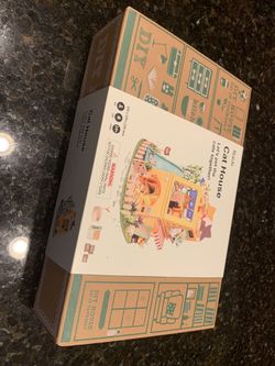 Brand New Rolife Cat House (Model No: DG149)