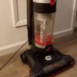 Bissell Powerforce Vacuum, Helix Turbo, Easy To Empty, Good Suction, Good Cond. $30