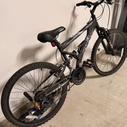 Mountain Bike + Air Pump