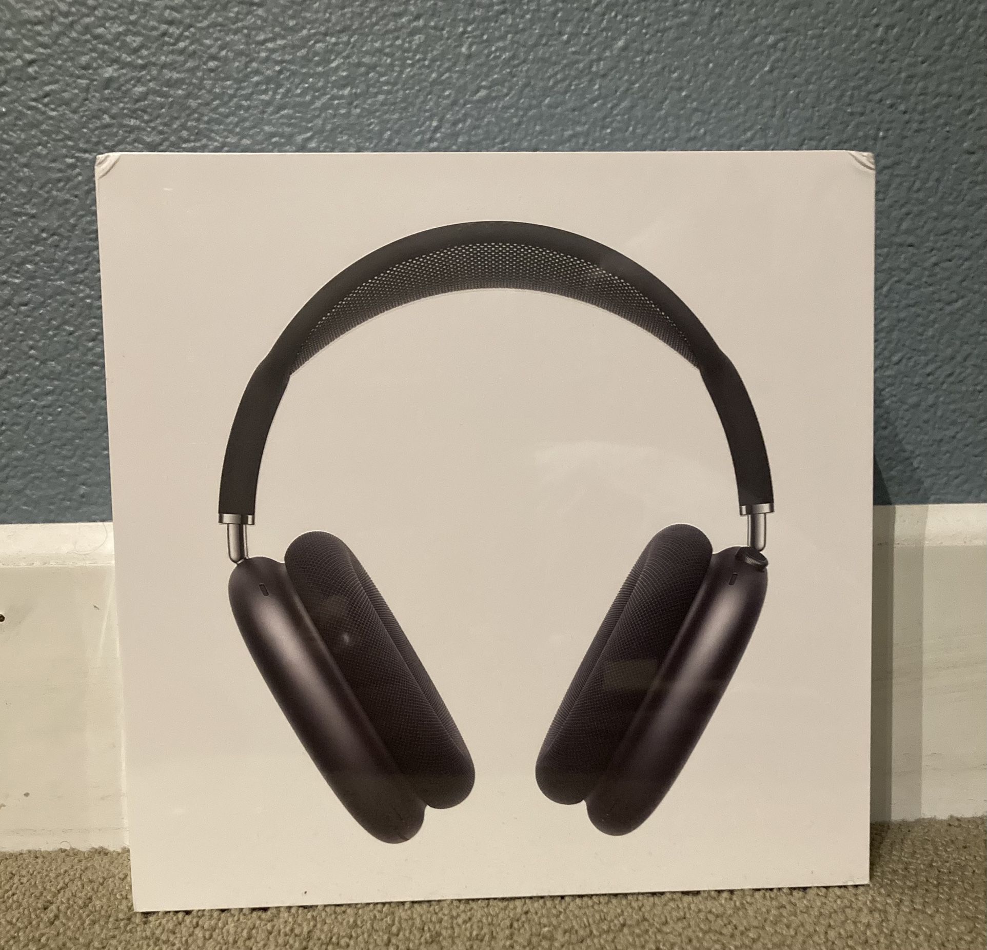 (LOOKING FOR BEST OFFER) Brand New Apple Pro Max Headphones