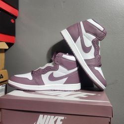 AIR JORDAN 1 RETRO HIGH OG WHITE J MAUVE 