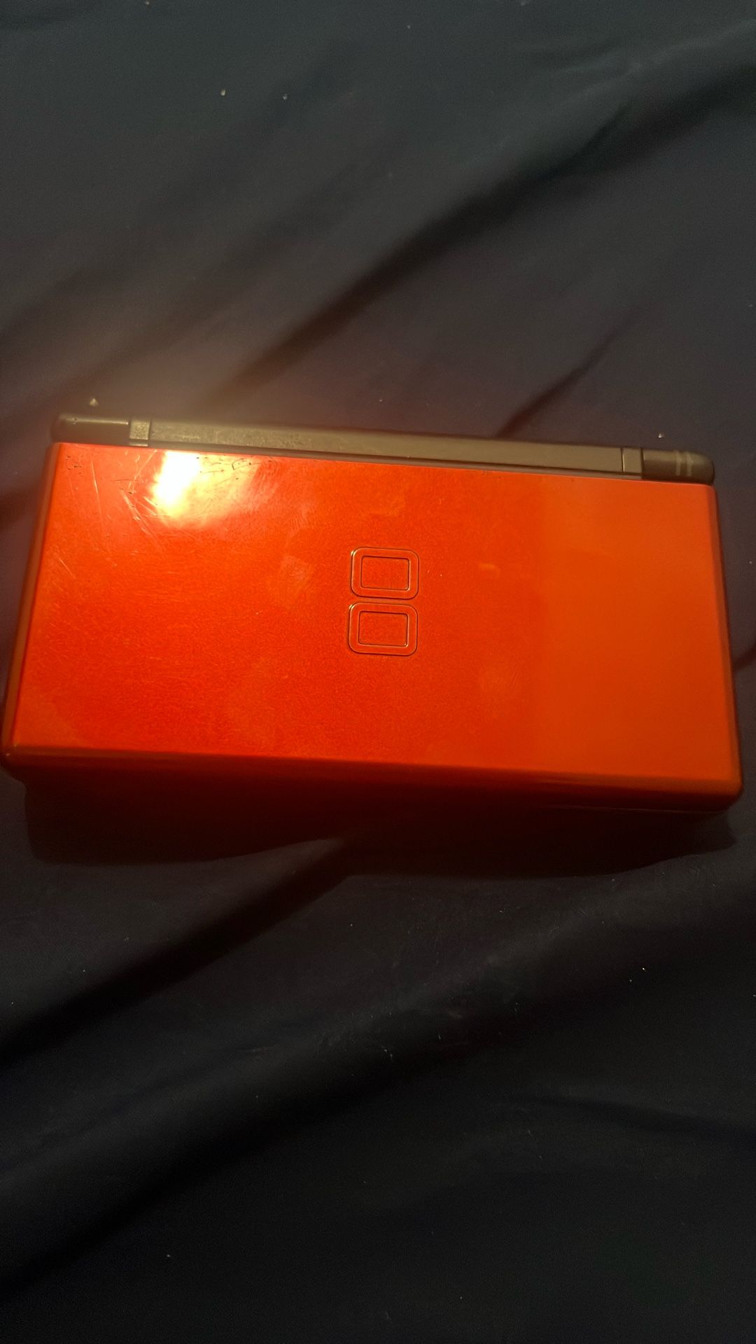 Red Nintendo DS lite