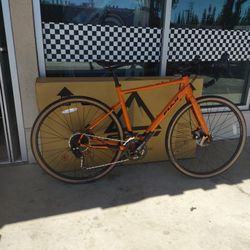 Fuji Jari 2.3 Gravel Bike NEW!
