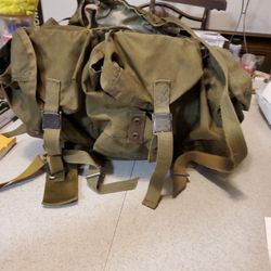US ARMY MILITARY  COMBAT FIELD PACK 