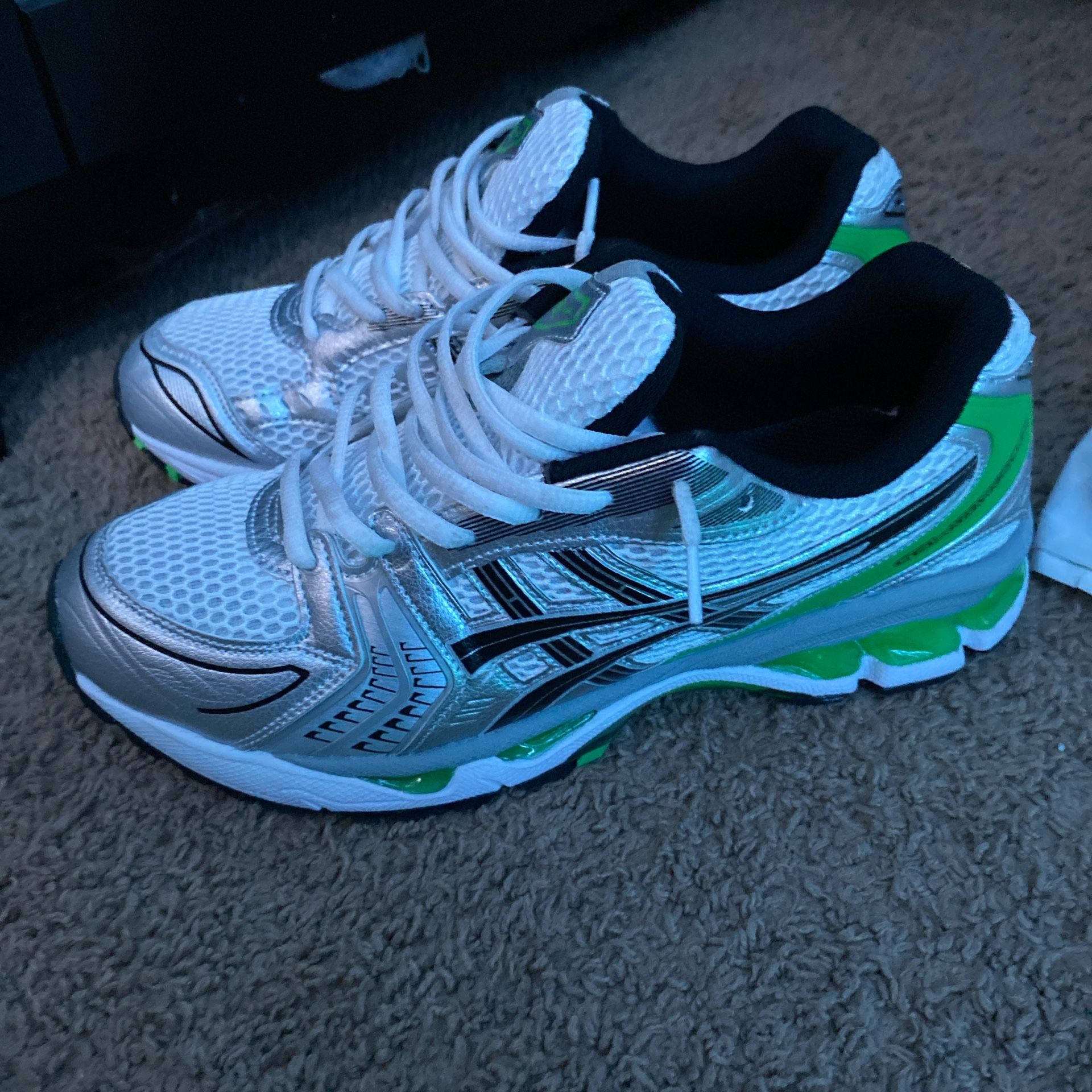 Kelly green asics