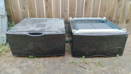 LG 27-in pedestal