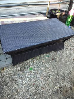 Mesa de patio bajita