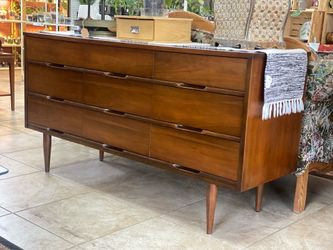 Mid Century credenza dresser