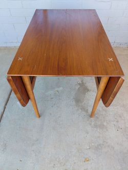 American of Martinsville dining table