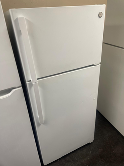 GE Top Freezer Fridge – White, clean interior, ready to go