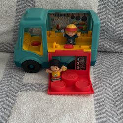 Fisher-Price Little People Serve It Up Food Truck Musical Toddler Toy Vehicle with 2 Figures