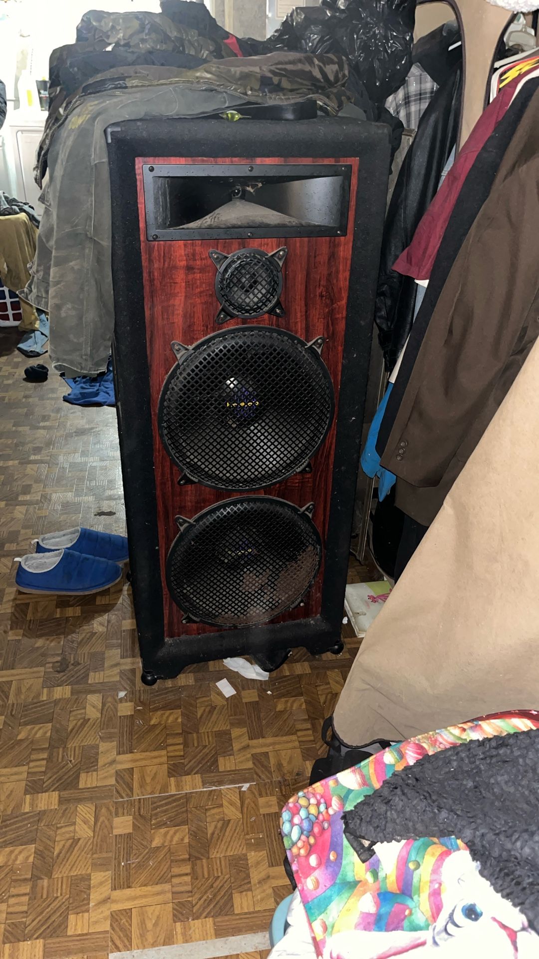 Sounds Speakers