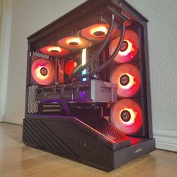 Stunning RTX Gaming PC:  Ryzen 7 7800X3D + RTX 5070 12GB  + 32GB  DDR5