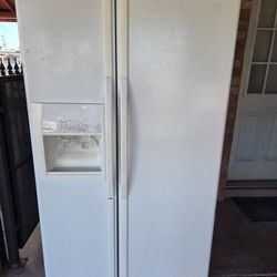 Refrigerator/ Stove Microwave Combo