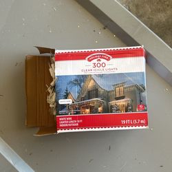 300 Icicle Christmas Lights