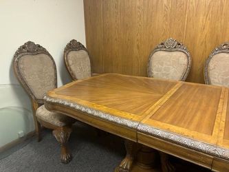 8 chair, large elegant dining table