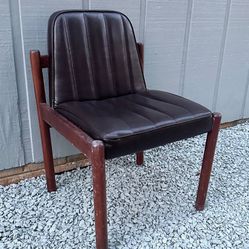 Antique Mid Century Rosewood And Leather Scandinavia Chair