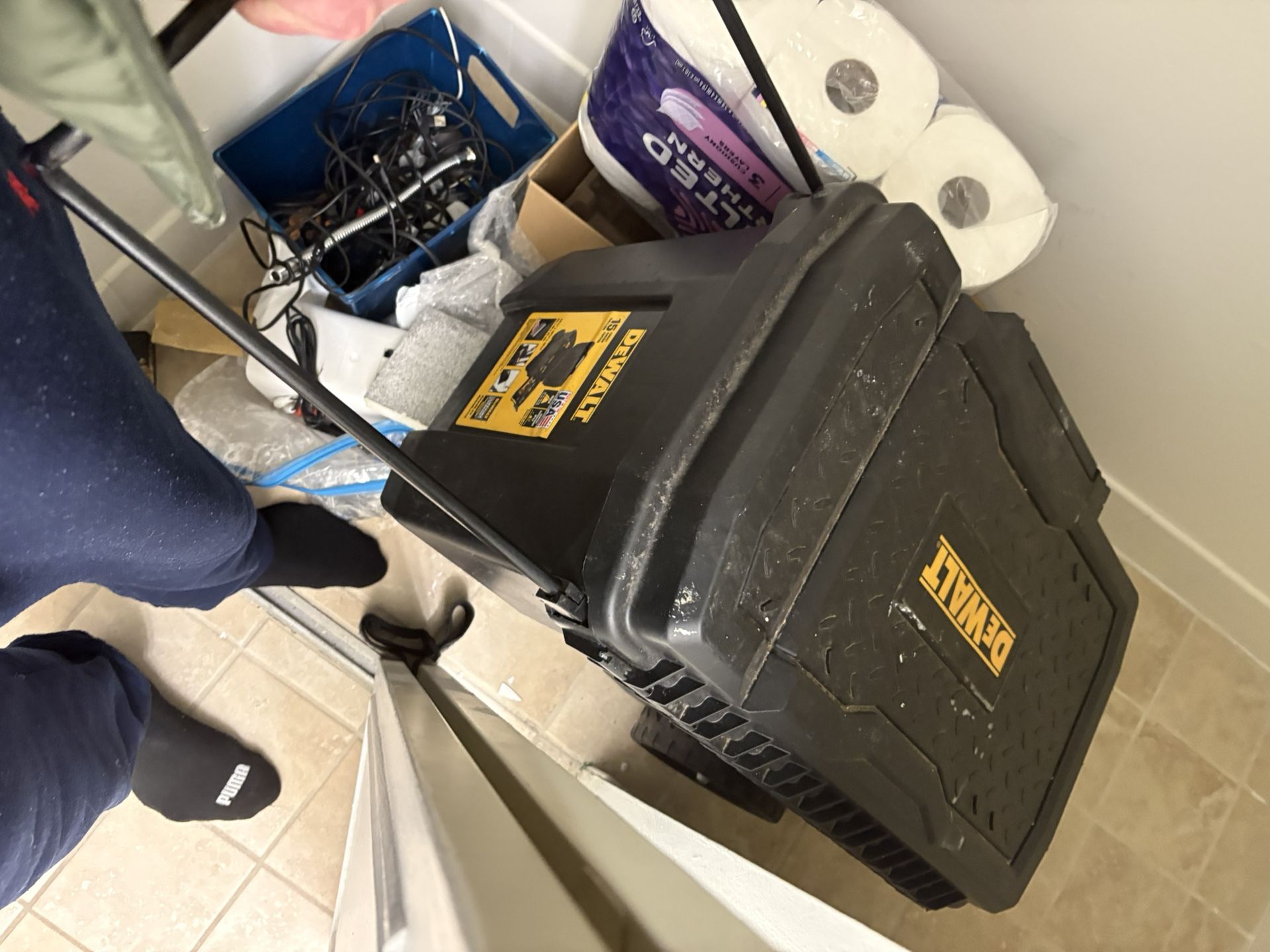 Dewalt Rolling Took Box