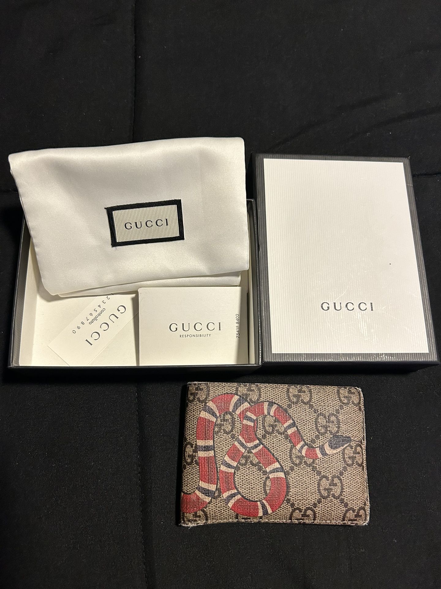 Authentic Gucci Bifold Wallet Beige GG Supreme Signature Canvas Kingsnake Snake