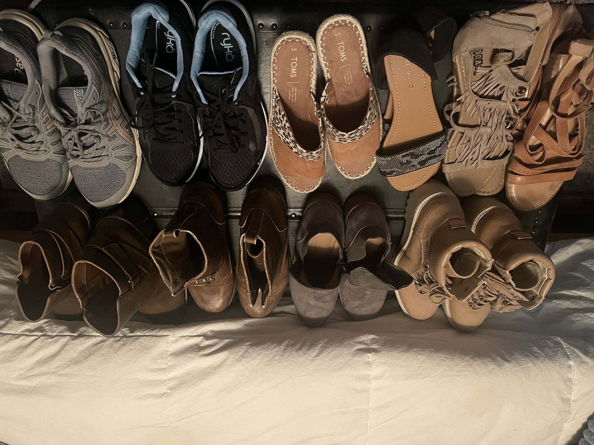 Woman’s Shoes