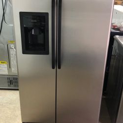 Refrigerator/ Fridge 