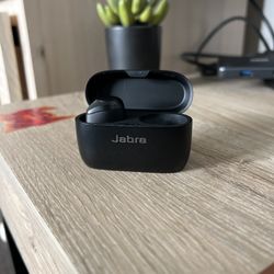 Jabra Elite 85t Wireless Headphone and Case 