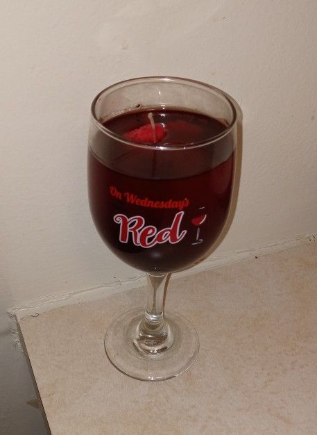 RED WINE CANDLE