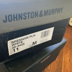 Size 11 men’s shoe