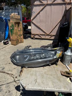 Honda accord left used oem headlight (2018-2021)