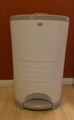 Diaper trash can