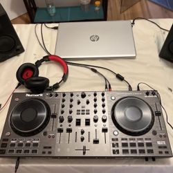 NUMARK NSFX 4 CHANNEL DJ CONTROLLER
