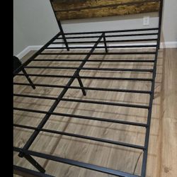 Queen size of bed frame