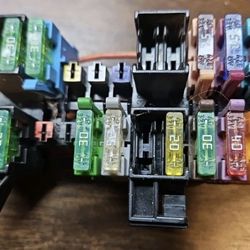 MERCEDES BENZ W209 C class LEFT UNDERDASH FUSE BLOCK BOX (contact info removed) 