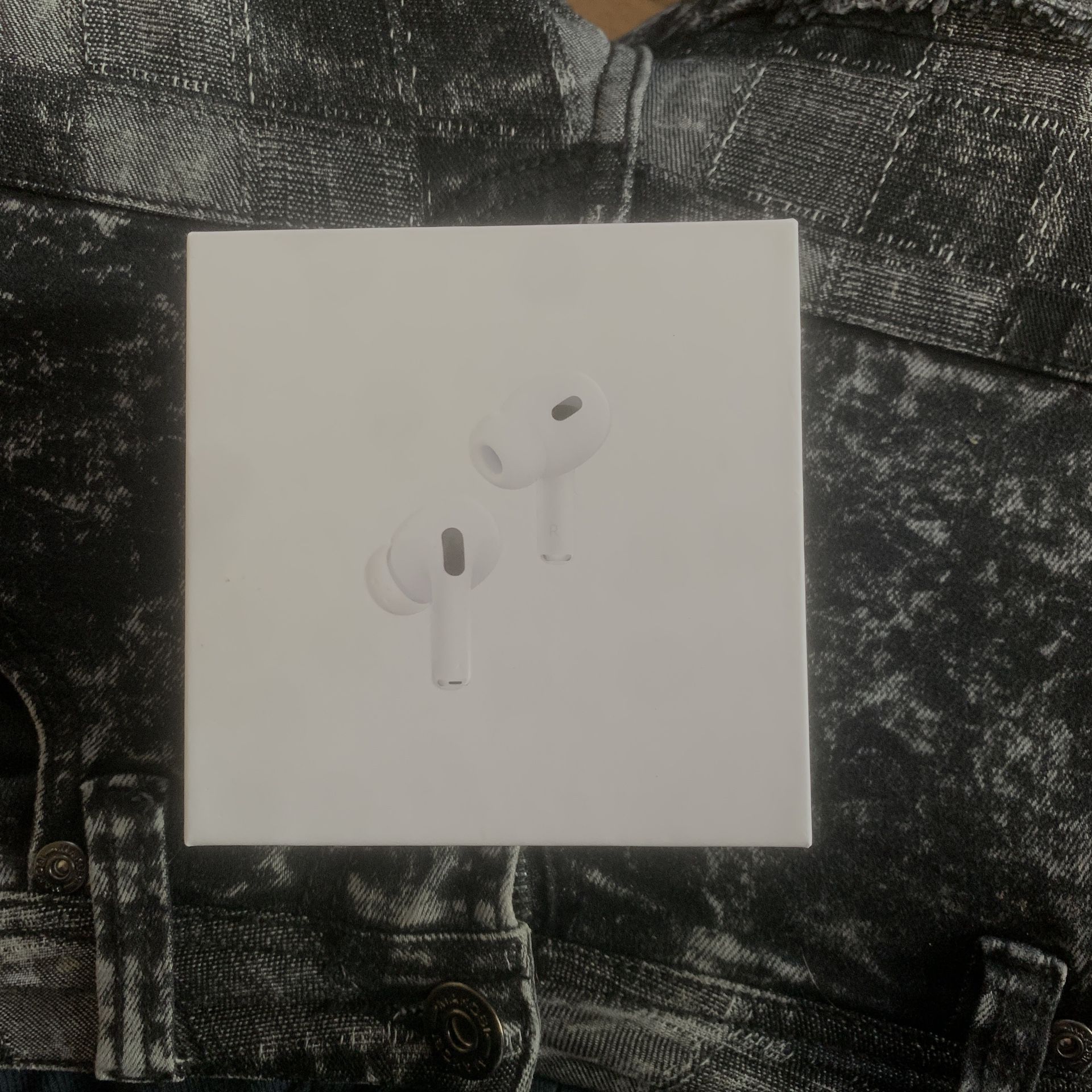 AirPods Pro 2nd Gen (MagSafe Charging Case)