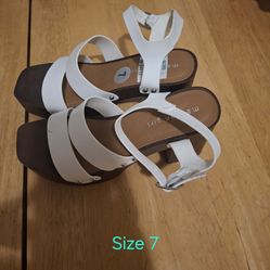 Elegant White Strappy Sandals Size 7