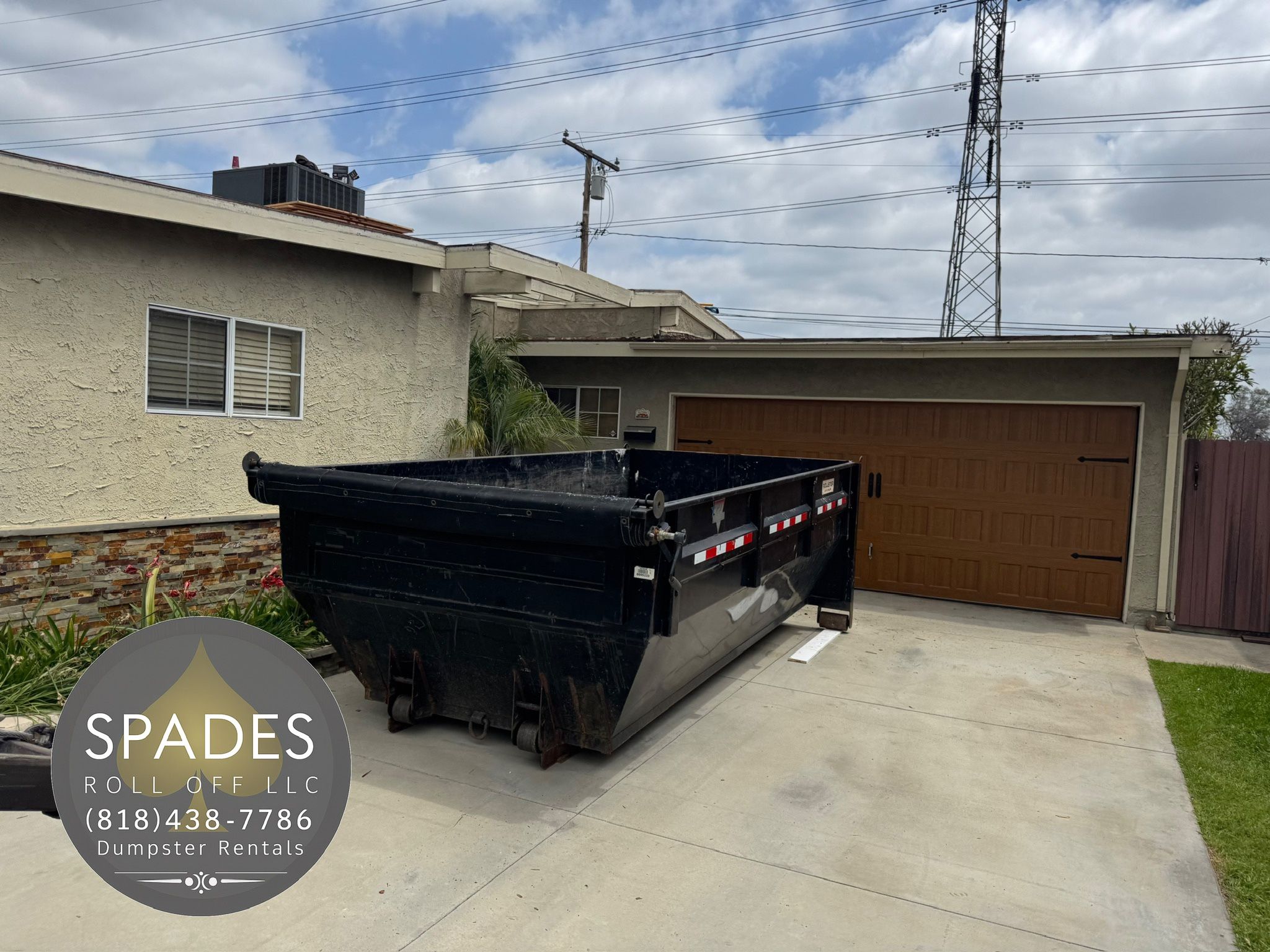 Roll Off Dumpster/ Trash Container