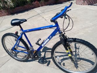 Magna bicycle sz 26 wheels runs good nice and clean