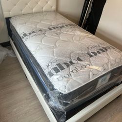 NEW MATTRESS TWIN SIZE PLUSH WITH BOX SPRING